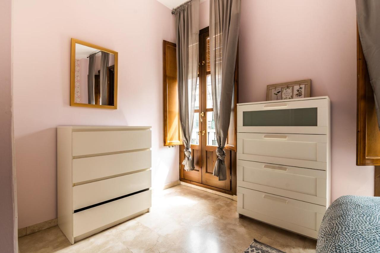 Tuguest Isabel La Catolica II Apartment Granada Exterior photo